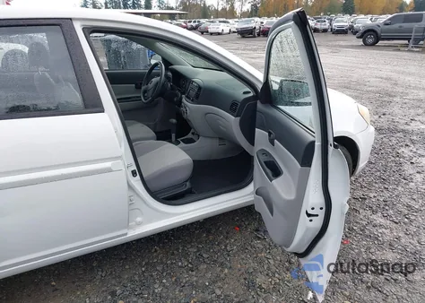 2008 Hyundai Accent Gls z USA, uszkodzony, nr VIN KMHCN46CX8U271073